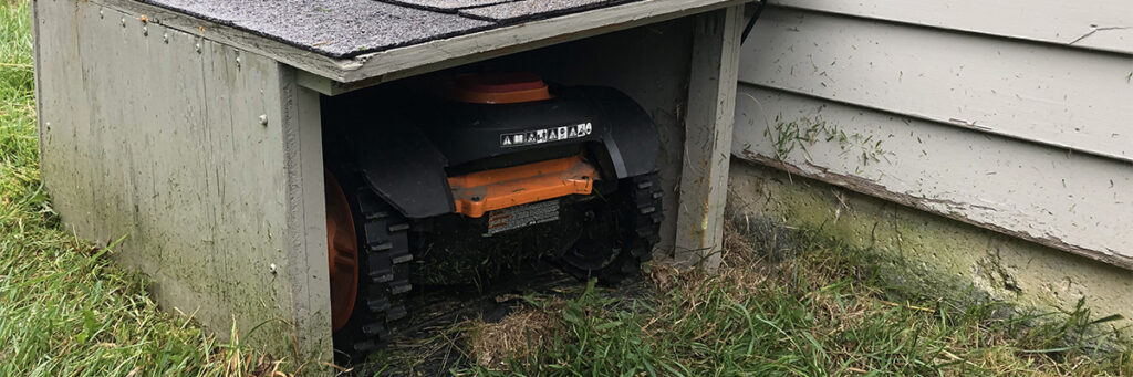 Mo Monday: Mo’s Doghouse