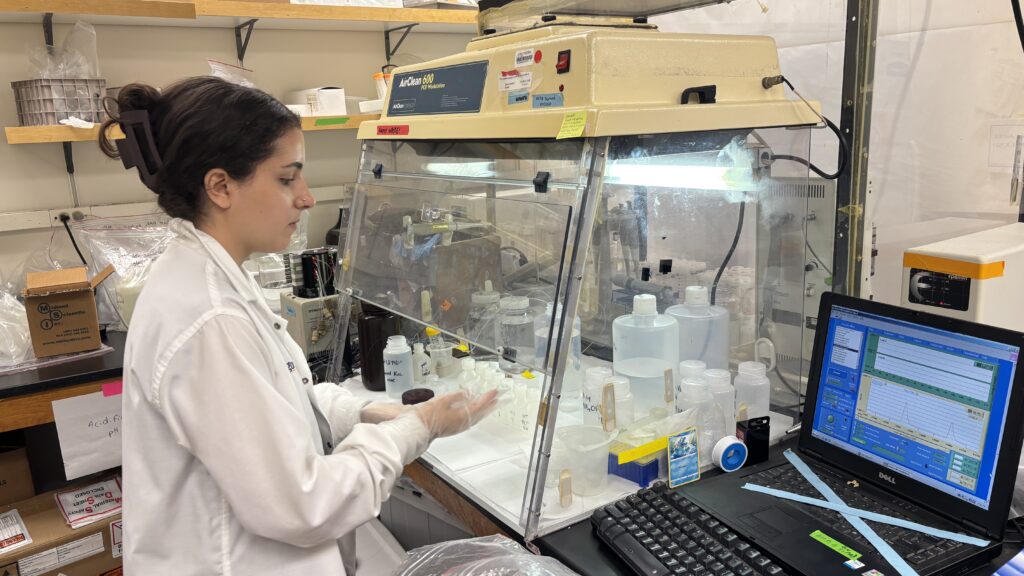 LCSG Sea Grant Scholars Program Supports Internships Within and Outside of Lake Champlain Basin LCSG Sea Grant Scholars Program Supports Internships Within and Outside of Lake Champlain Basin